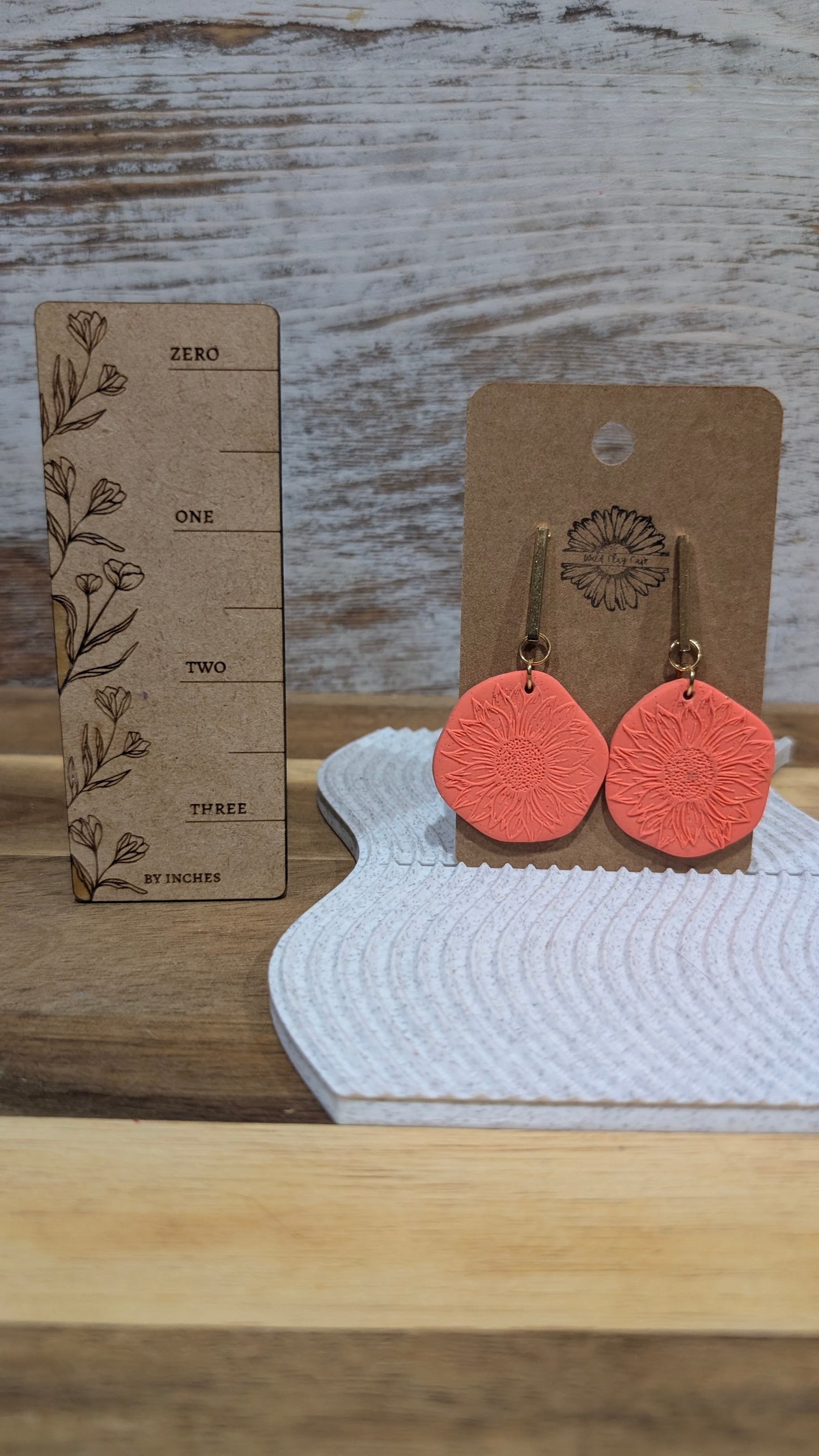 Organic Circle Sunflower Embossed